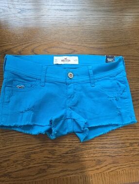 Hollister Women's Vibrant Turquoise Distressed Denim Shortie